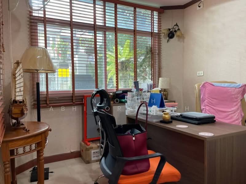 4-BR Townhouse, Bangkok, Suan Luang, Bangkok, 4 Bedrooms, 112 sqm, Townhouse For Sale, by Intouch Abhinorasaeth, 500329155 - DDproperty.com