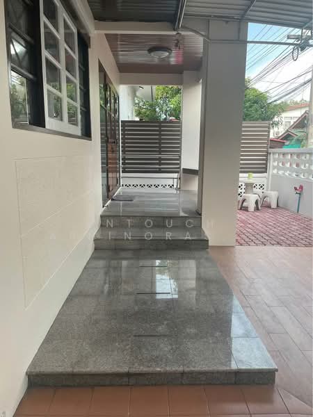 บ้าน 4-ห้องนอน, กรุงเทพ, วังทองหลาง, กรุงเทพ, 220 ตร.ม., บ้านเดี่ยว ให้เช่า, โดย Intouch Abhinorasaeth, 500329335 - DDproperty.com