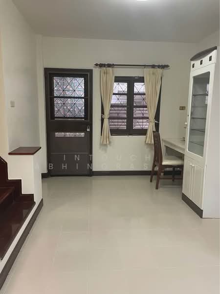 บ้าน 4-ห้องนอน, กรุงเทพ, วังทองหลาง, กรุงเทพ, 220 ตร.ม., บ้านเดี่ยว ให้เช่า, โดย Intouch Abhinorasaeth, 500329335 - DDproperty.com