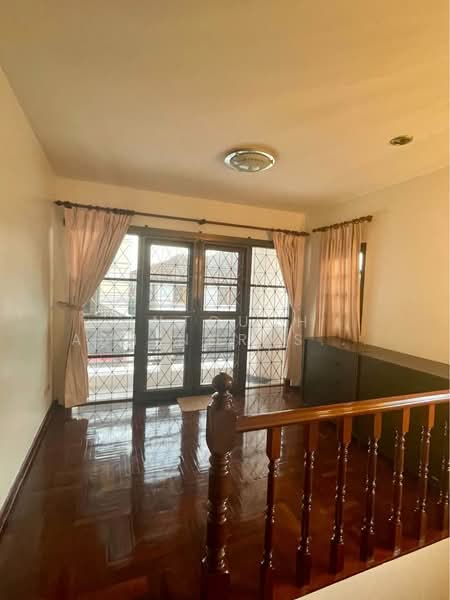4-BR House, Bangkok, Wang Thonglang, Bangkok, 4 Bedrooms, 220 sqm, Single Detached House For Rent, by Intouch Abhinorasaeth, 500329335 - DDproperty.com