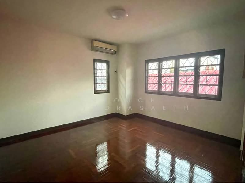 บ้าน 4-ห้องนอน, กรุงเทพ, วังทองหลาง, กรุงเทพ, 220 ตร.ม., บ้านเดี่ยว ให้เช่า, โดย Intouch Abhinorasaeth, 500329335 - DDproperty.com