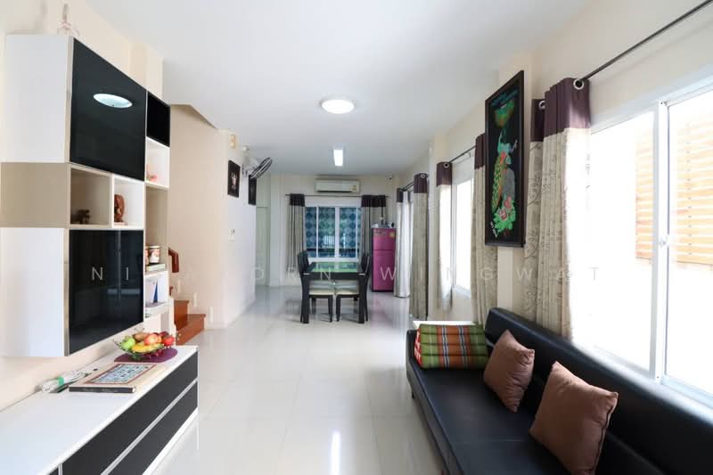 3-BR Townhouse, Bangkok, Bang Duan, Phasi Charoen, Bangkok, 3 Bedrooms, 132 sqm, Townhouse For Sale, by Nisakorn Wingwat, 500329390 - DDproperty.com