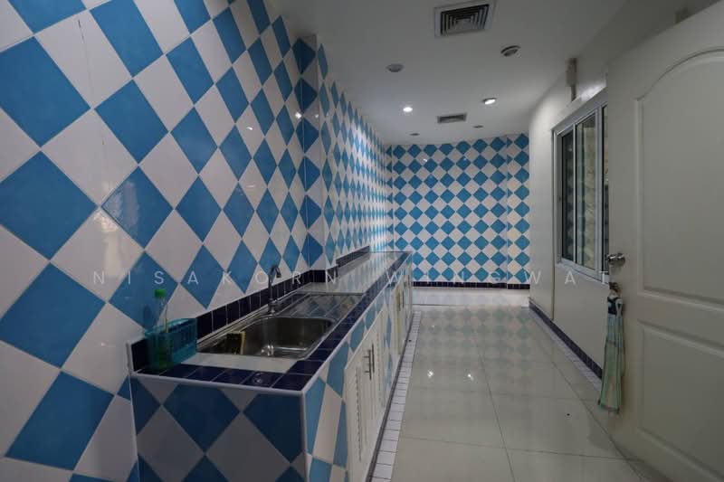 3-BR Townhouse, Bangkok, Bang Duan, Phasi Charoen, Bangkok, 3 Bedrooms, 132 sqm, Townhouse For Sale, by Nisakorn Wingwat, 500329390 - DDproperty.com