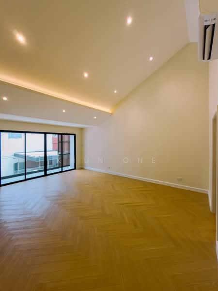 บ้านแฝด 500 ม. จาก BTS อ่อนนุชบ้านรีโนเวทใหม่สไตล์ Modern Minimalist, กรุงเทพ, พระโขนงเหนือ, วัฒนา, กรุงเทพ, 280 ตร.ม., บ้านแฝด ขาย, โดย Khun One, 500329400 - DDproperty.com