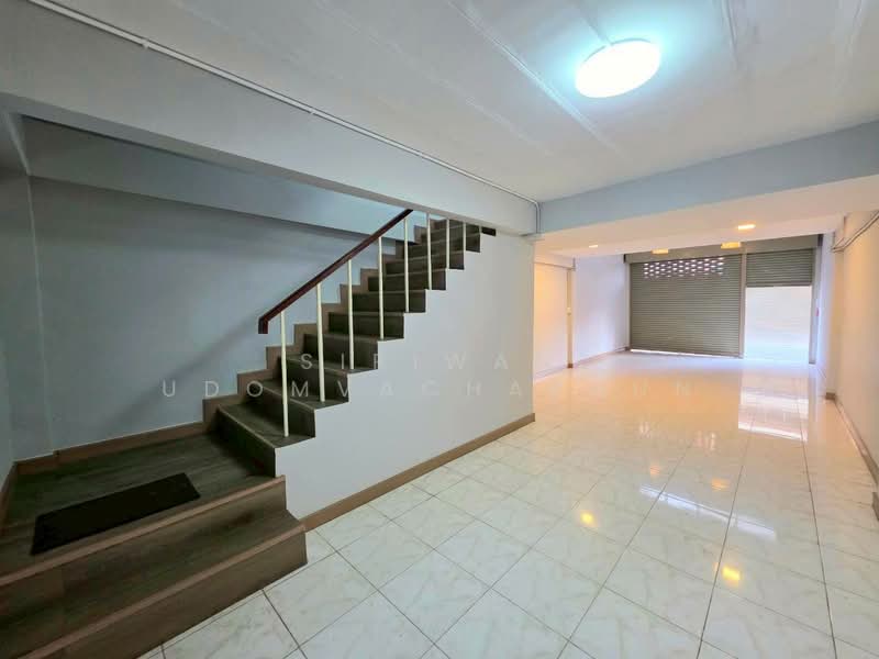 ขายอาคารพาณิชย์ รีโนเวทใหม่ 24 ตร.ว. ม.หงส์ประยูร บางบัวทอง (ซ. เทศบาล 4) ใกล้ MRT บางพลู, นนทบุรี, บางกรวย-ไทรน้อย, บางรักพัฒนา, บางบัวทอง, นนทบุรี, 210 ตร.ม., ตึกแถว-อาคารพาณิชย์ ขาย, โดย Siriwan Udomvachaphun, 500329414 - DDproperty.com