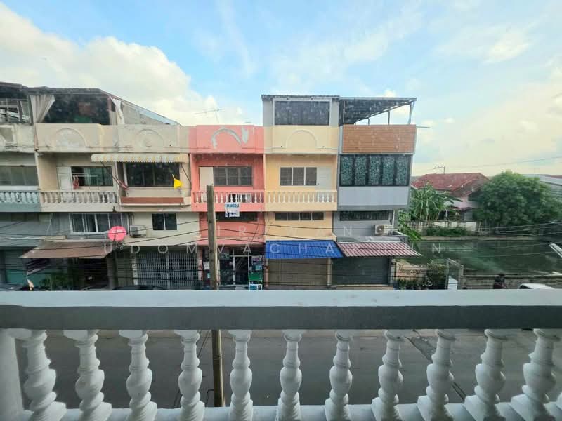 ขายอาคารพาณิชย์ รีโนเวทใหม่ 24 ตร.ว. ม.หงส์ประยูร บางบัวทอง (ซ. เทศบาล 4) ใกล้ MRT บางพลู, Nonthaburi, บางกรวย-ไทรน้อย, Bang Rak Pattana, Bang Bua Thong, Nonthaburi, , 210 sqm, Shophouse For Sale, by Siriwan Udomvachaphun, 500329414 - DDproperty.com