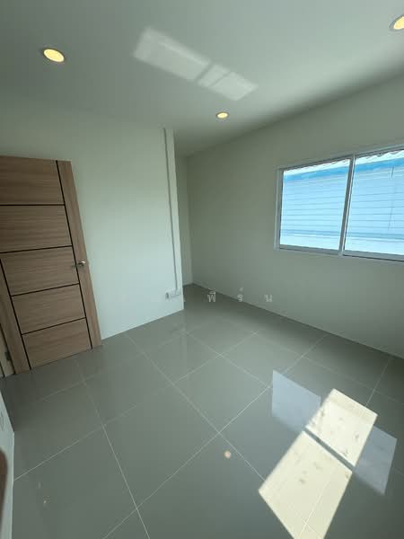 Sirarom Ban Kluay-Sai Noi, Nonthaburi, Bang Khu Rat, Bang Bua Thong, Nonthaburi, 2 Bedrooms, 80 sqm, Townhouse For Sale, by คุณเฟิร์น, 500329417 - DDproperty.com