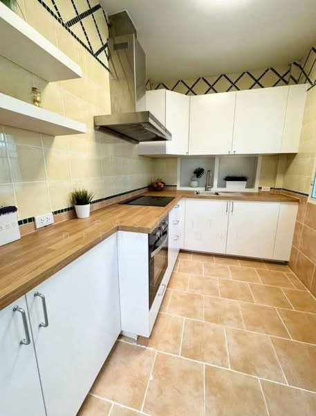 Nantawan Sukhumvit 77, Bangkok, Sukhumvit 77 (On Nut 44), Bang Chak, Phra Khanong, Bangkok, 4 Bedrooms, 250 sqm, Single Detached House For Rent, by Pasupit Ditbanjong, 500329546 - DDproperty.com