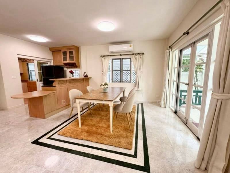 Nantawan Sukhumvit 77, Bangkok, Sukhumvit 77 (On Nut 44), Bang Chak, Phra Khanong, Bangkok, 4 Bedrooms, 250 sqm, Single Detached House For Rent, by Pasupit Ditbanjong, 500329546 - DDproperty.com