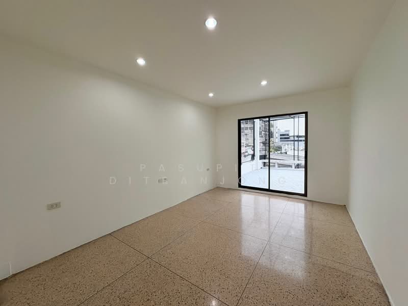 4-BR House, Bangkok, Wang Mai, Pathum Wan, Bangkok, 4 Bedrooms, 1,000 sqm, Single Detached House For Sale, by Pasupit Ditbanjong, 500329614 - DDproperty.com