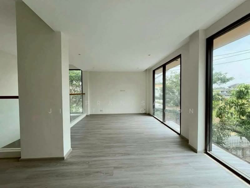 บ้านเดี่ยวหรู ทำเลทอง “ปรีดีพนมยงค์ 42” #บ้านสร้างใหม่, Bangkok, Khlong Tan Nua, Watthana, Bangkok, 4 Bedrooms, 401 sqm, Single Detached House For Rent, by Pranisa Jirathongpoon, 500329621 - DDproperty.com