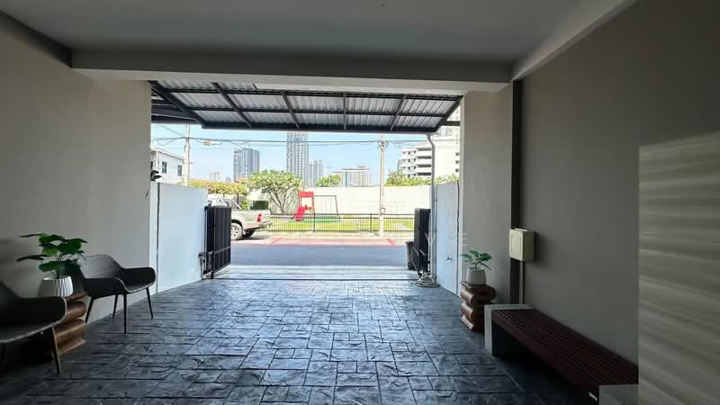 Bless Town Sukhumvit 50 : เบล็ส ทาวน์ สุขุมวิท 50, กรุงเทพ, ถนนสุขุมวิท 50, พระโขนง, คลองเตย, กรุงเทพ, 300 ตร.ม., ทาวน์เฮ้าส์ ให้เช่า, โดย Khun Eve, 500329623 - DDproperty.com