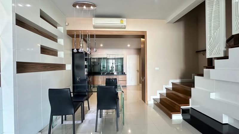Bless Town Sukhumvit 50, Bangkok, Sukhumvit 50 Road, Phra Kanong, Khlong Toei, Bangkok, 3 Bedrooms, 300 sqm, Townhouse For Rent, by Khun Eve, 500329623 - DDproperty.com