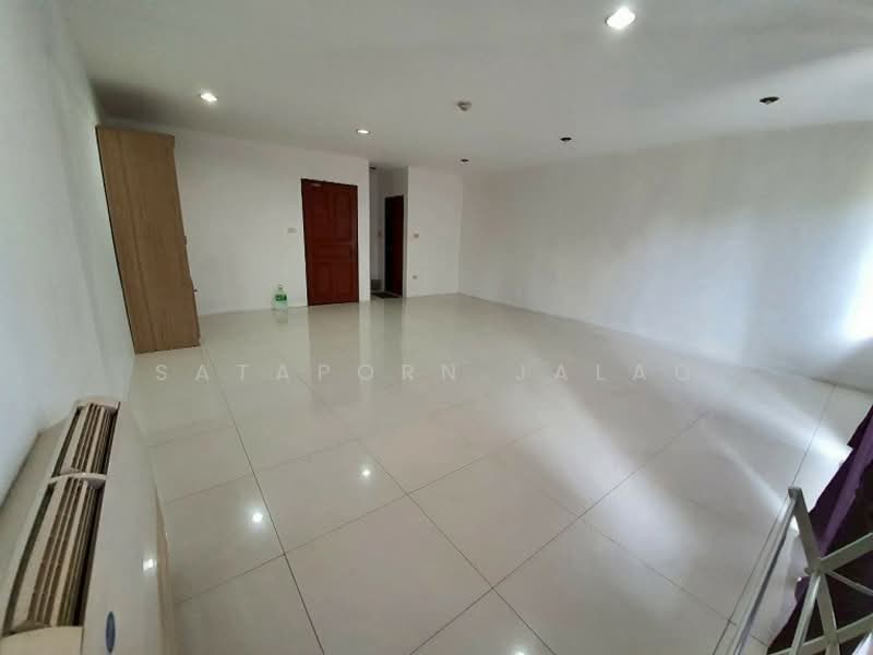 4-BR Townhouse, Bangkok, Bang Chak, Phra Khanong, Bangkok, 4 Bedrooms, 350 sqm, Townhouse For Rent, by Sataporn Jalao, 500329656 - DDproperty.com