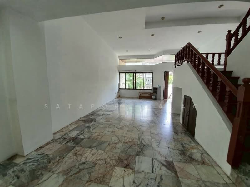 4-BR Townhouse, Bangkok, Bang Chak, Phra Khanong, Bangkok, 4 Bedrooms, 350 sqm, Townhouse For Rent, by Sataporn Jalao, 500329656 - DDproperty.com