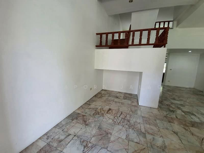 4-BR Townhouse, Bangkok, Bang Chak, Phra Khanong, Bangkok, 4 Bedrooms, 350 sqm, Townhouse For Rent, by Sataporn Jalao, 500329656 - DDproperty.com