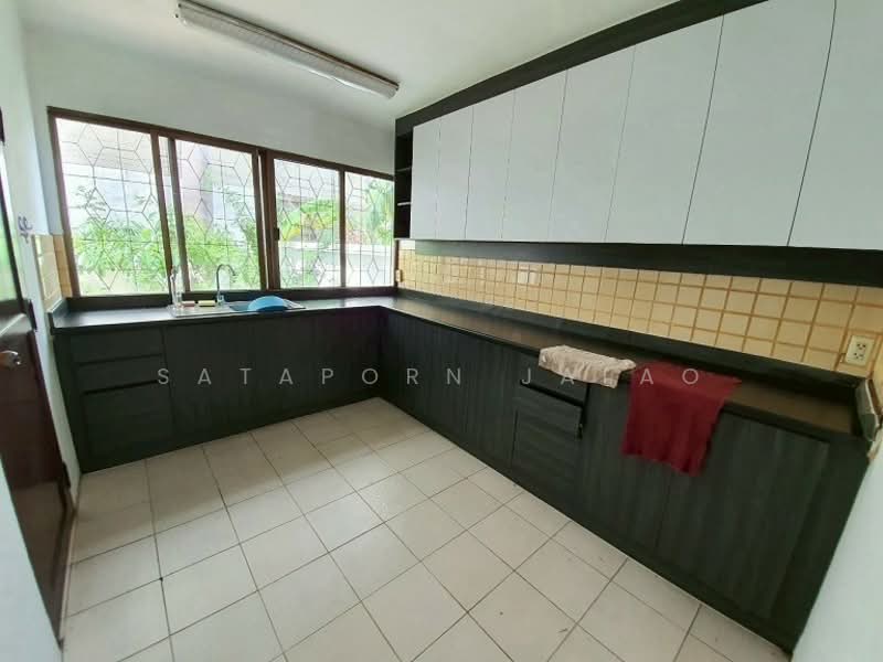 4-BR Townhouse, Bangkok, Bang Chak, Phra Khanong, Bangkok, 4 Bedrooms, 350 sqm, Townhouse For Rent, by Sataporn Jalao, 500329656 - DDproperty.com