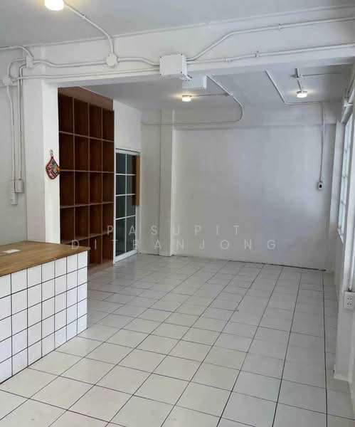 3-BR House, Bangkok, Din Daeng, Bangkok, 3 Bedrooms, 263 sqm, Single Detached House For Sale, by Pasupit Ditbanjong, 500329668 - DDproperty.com