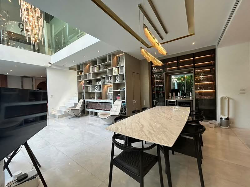 4-BR Villa, Bangkok, Phra Kanong Nua, Watthana, Bangkok, 4 Bedrooms, 675 sqm, Villa For Sale, by Pasupit Ditbanjong, 500329712 - DDproperty.com