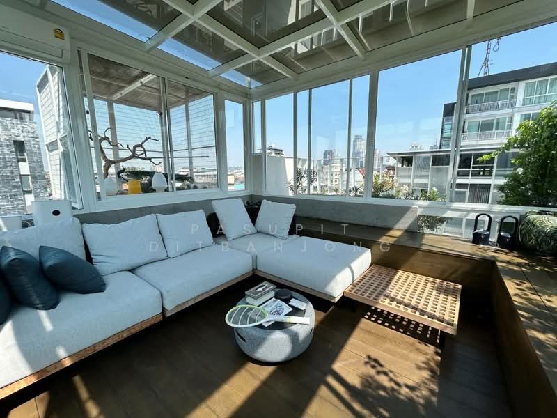 4-BR Villa, Bangkok, Phra Kanong Nua, Watthana, Bangkok, 4 Bedrooms, 675 sqm, Villa For Sale, by Pasupit Ditbanjong, 500329712 - DDproperty.com