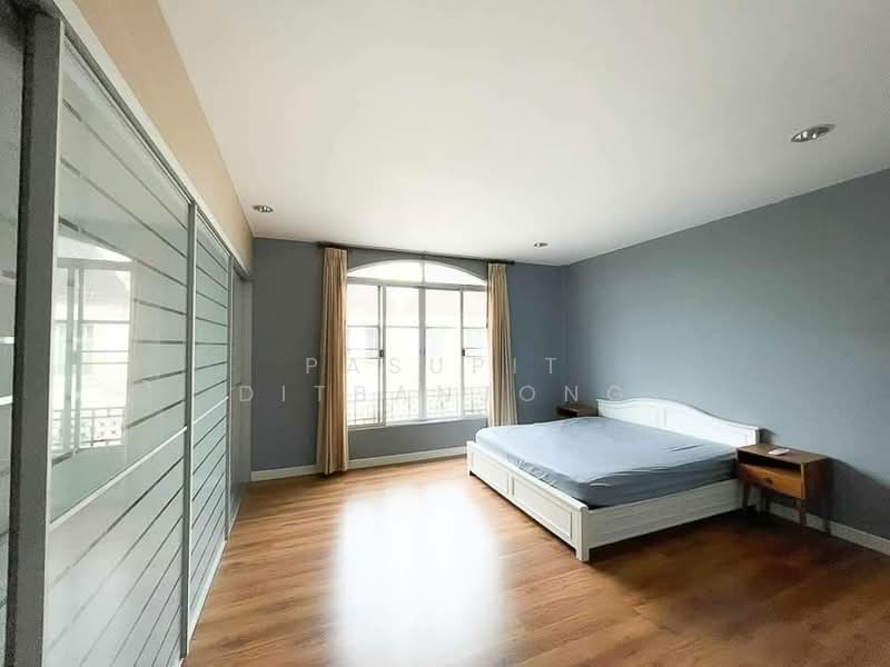 4-BR Townhouse, Bangkok, Bang Pong Pang, Yan Nawa, Bangkok, 4 Bedrooms, 296 sqm, Townhouse For Rent, by Pasupit Ditbanjong, 500329718 - DDproperty.com
