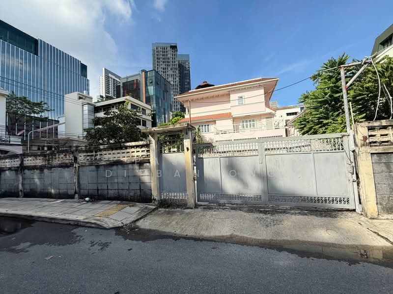 1-BR Townhouse, Bangkok, Praborommaharatchawang, Phra Nakhon, Bangkok, 1 Bedroom, 47 sqm, Townhouse For Rent, by Pasupit Ditbanjong, 500329728 - DDproperty.com
