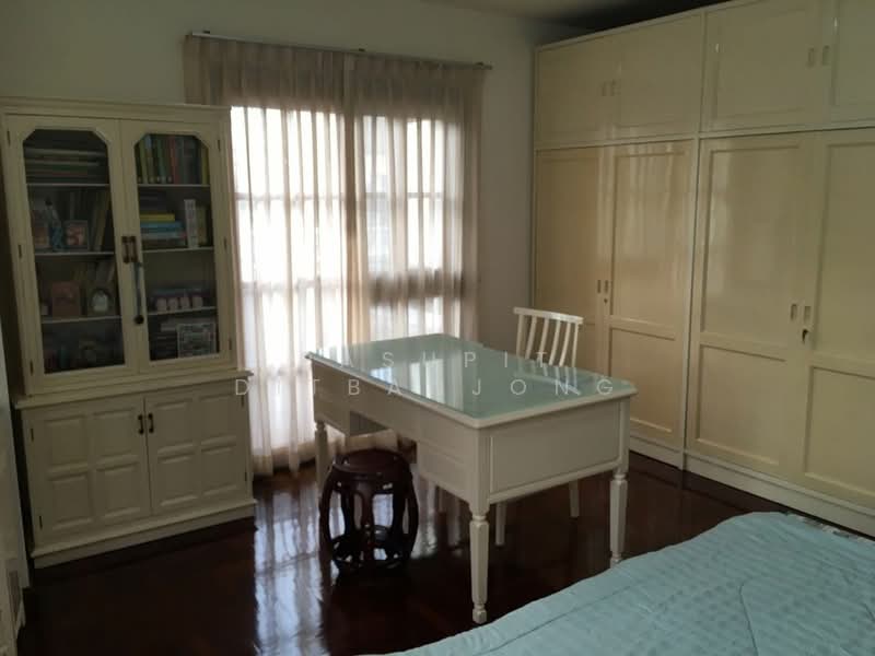 4-BR House, Bangkok, Phra Kanong Nua, Watthana, Bangkok, 4 Bedrooms, 530 sqm, Single Detached House For Sale, by Pasupit Ditbanjong, 500329734 - DDproperty.com