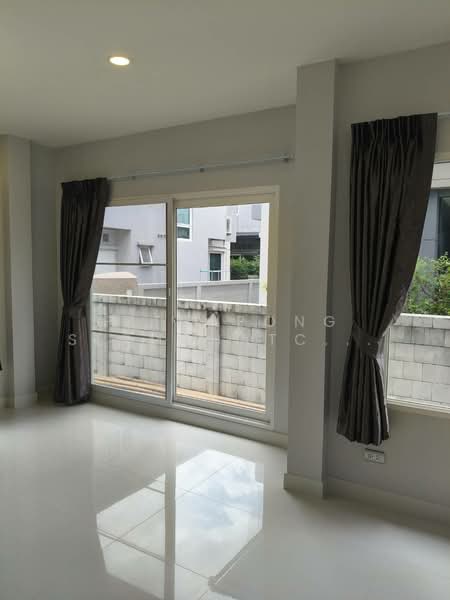 CENTRO Srinakarin – Bangna 2, Bangkok, Dok Mai, Prawet, Bangkok, 4 Bedrooms, 220 sqm, Single Detached House For Sale, by Pithapong Sermchatcharoenkan, 500329746 - DDproperty.com