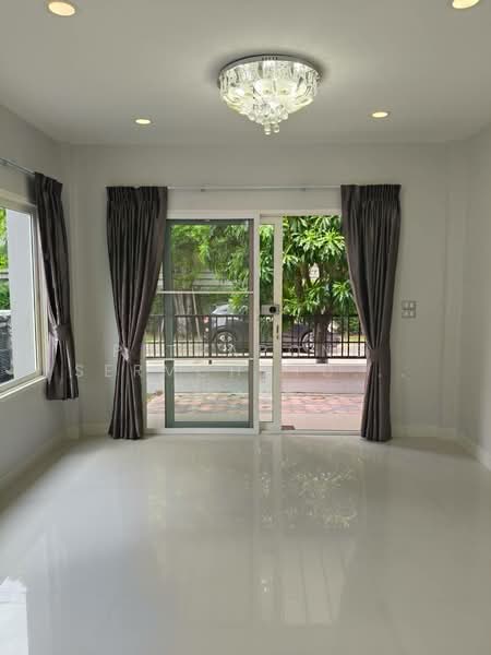 CENTRO Srinakarin – Bangna 2, Bangkok, Dok Mai, Prawet, Bangkok, 4 Bedrooms, 220 sqm, Single Detached House For Sale, by Pithapong Sermchatcharoenkan, 500329746 - DDproperty.com