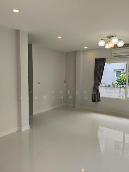 เซนโทร ศรีนครินทร์ – บางนา 2, กรุงเทพ, ดอกไม้, ประเวศ, กรุงเทพ, 220 ตร.ม., บ้านเดี่ยว ขาย, โดย Pithapong Sermchatcharoenkan, 500329746 - DDproperty.com