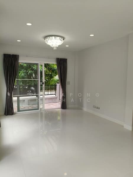 CENTRO Srinakarin – Bangna 2, Bangkok, Dok Mai, Prawet, Bangkok, 4 Bedrooms, 220 sqm, Single Detached House For Sale, by Pithapong Sermchatcharoenkan, 500329746 - DDproperty.com