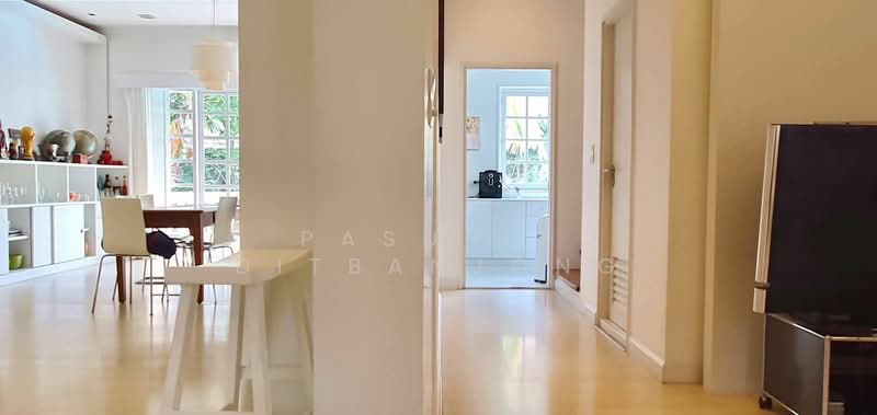 4-BR Townhouse, Bangkok, Khlong Tan Nua, Watthana, Bangkok, 4 Bedrooms, 300 sqm, Townhouse For Rent, by Pasupit Ditbanjong, 500329761 - DDproperty.com