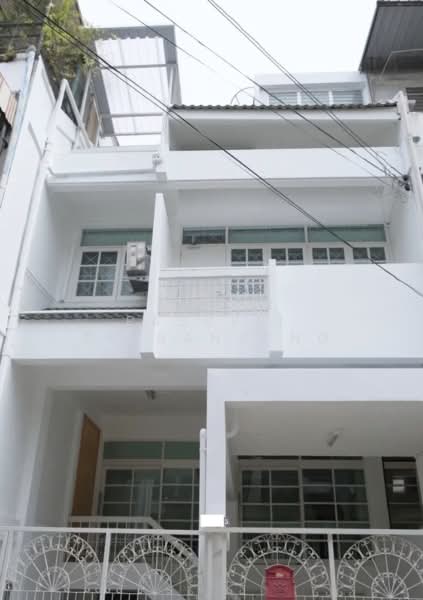 4-BR Townhouse, Bangkok, Phra Kanong, Khlong Toei, Bangkok, 4 Bedrooms, 243 sqm, Townhouse For Rent, by Pasupit Ditbanjong, 500329767 - DDproperty.com