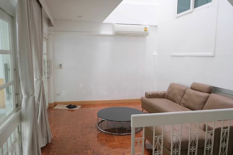 4-BR Townhouse, Bangkok, Phra Kanong, Khlong Toei, Bangkok, 4 Bedrooms, 243 sqm, Townhouse For Rent, by Pasupit Ditbanjong, 500329767 - DDproperty.com