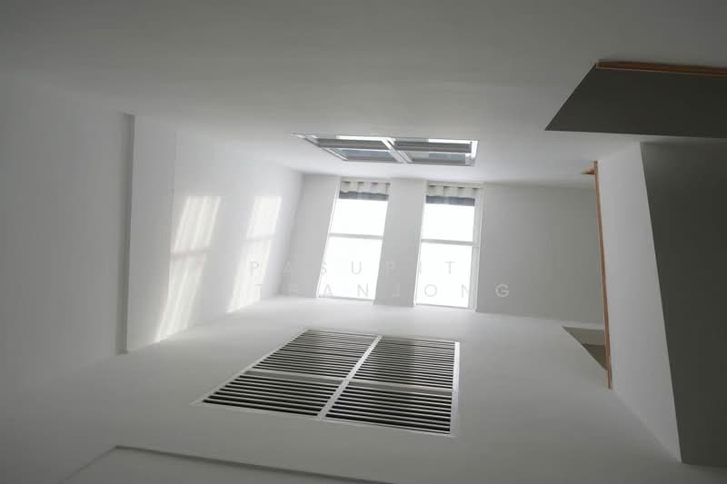 4-BR Townhouse, Bangkok, Phra Kanong, Khlong Toei, Bangkok, 4 Bedrooms, 243 sqm, Townhouse For Rent, by Pasupit Ditbanjong, 500329767 - DDproperty.com
