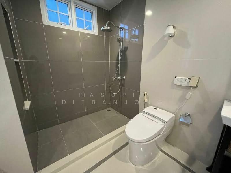 4-BR Townhouse, Bangkok, Phra Kanong Nua, Watthana, Bangkok, 4 Bedrooms, 250 sqm, Townhouse For Rent, by Pasupit Ditbanjong, 500329776 - DDproperty.com