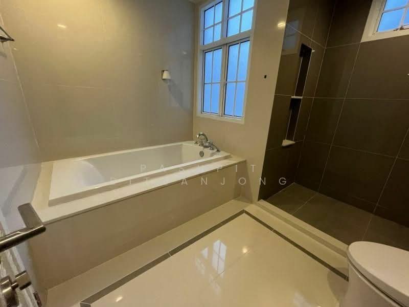 4-BR Townhouse, Bangkok, Phra Kanong Nua, Watthana, Bangkok, 4 Bedrooms, 250 sqm, Townhouse For Rent, by Pasupit Ditbanjong, 500329776 - DDproperty.com