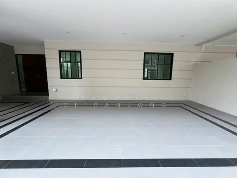 undefined, Bangkok, Chong Nonsi, Yan Nawa, Bangkok, 5 Bedrooms, 812 sqm, Townhouse For Sale, by Pasupit Ditbanjong, 500329795 - DDproperty.com