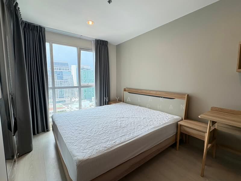 Rhythm Sathorn-Narathiwas, Bangkok, 651 Naradhiwas Rajanagarindra Road, Thung Maha Mek, Sathon, Bangkok, 1 Bedroom, 38 sqm, Condo For Rent, by Thanyalak Premputtiphan, 500329802 - DDproperty.com