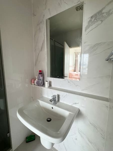 The Niche Pride Thonglor-Phetchaburi, Bangkok, New Petchaburi Road, Bang Kapi, Huai Khwang, Bangkok, 1 Bedroom, 30 sqm, Condo For Rent, by Thanyalak Premputtiphan, 500329810 - DDproperty.com