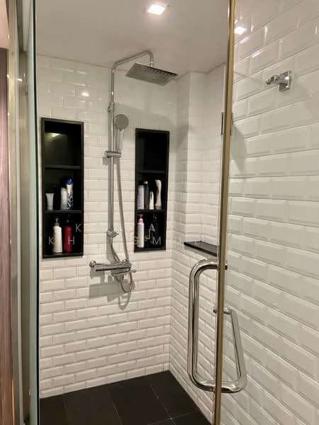 Royal Castle Sukhumvit, Bangkok, 30 Soi Sukhumvit 39, Khlongtoei Nua, Watthana, Bangkok, 3 Bedrooms, 191 sqm, Condo For Rent, by Kritaphak Khongmueang, 500329828 - DDproperty.com
