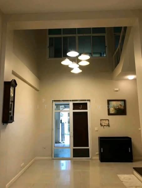 Baan Ravipa Sukhumvit 103, Bangkok, Soi Sukhumvit 103 (Udomsuk Road), Bang Chak, Phra Khanong, Bangkok, 5 Bedrooms, 260 sqm, Single Detached House For Rent, by Pasupit Ditbanjong, 500329829 - DDproperty.com
