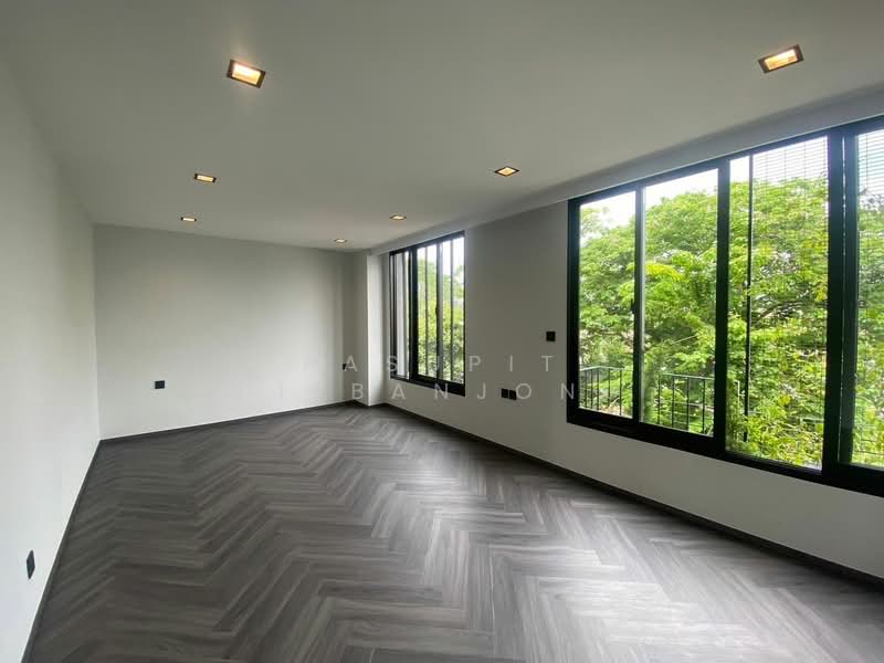 3-BR Townhouse, Bangkok, Din Daeng, Bangkok, 3 Bedrooms, 228 sqm, Townhouse For Rent, by Pasupit Ditbanjong, 500329908 - DDproperty.com