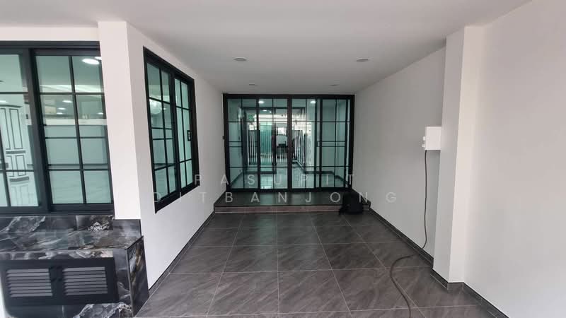 undefined, Bangkok, Khong Tan, Khlong Toei, Bangkok, 6 Bedrooms, 365 sqm, Townhouse For Rent, by Pasupit Ditbanjong, 500329927 - DDproperty.com
