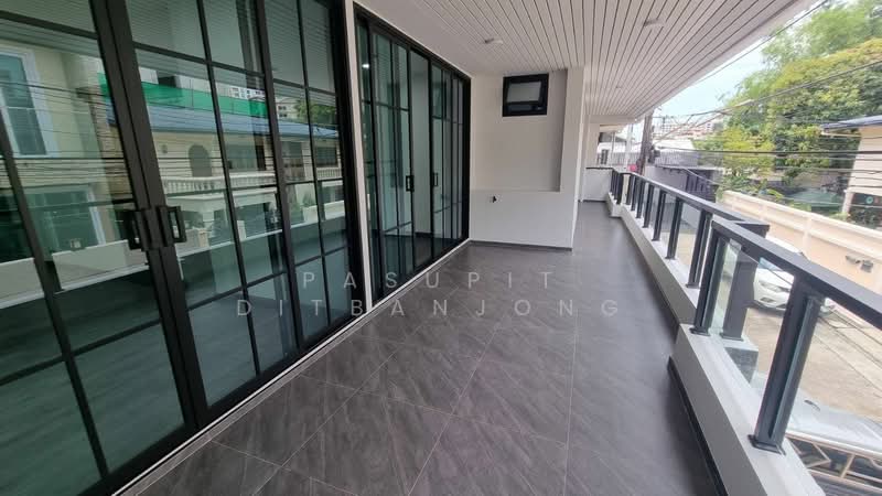 undefined, Bangkok, Khong Tan, Khlong Toei, Bangkok, 6 Bedrooms, 365 sqm, Townhouse For Rent, by Pasupit Ditbanjong, 500329927 - DDproperty.com
