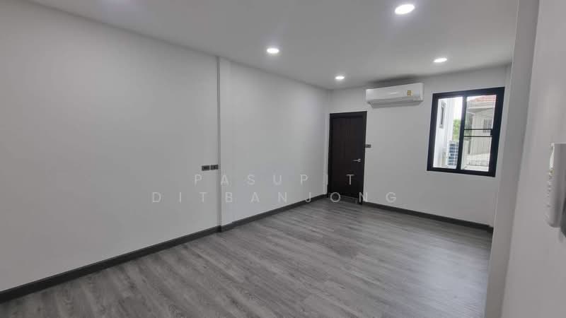 undefined, Bangkok, Khong Tan, Khlong Toei, Bangkok, 6 Bedrooms, 365 sqm, Townhouse For Rent, by Pasupit Ditbanjong, 500329927 - DDproperty.com