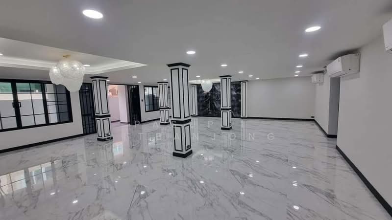 ทาวน์เฮาท์ 6-ห้องนอน, กรุงเทพ, คลองตัน, คลองเตย, กรุงเทพ, 216 ตร.ม., ทาวน์เฮ้าส์ ให้เช่า, โดย Pasupit Ditbanjong, 500329935 - DDproperty.com