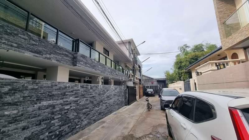 ทาวน์เฮาท์ 6-ห้องนอน, กรุงเทพ, คลองตัน, คลองเตย, กรุงเทพ, 216 ตร.ม., ทาวน์เฮ้าส์ ให้เช่า, โดย Pasupit Ditbanjong, 500329935 - DDproperty.com
