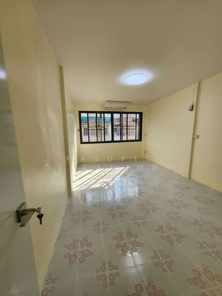 4-BR Townhouse, Bangkok, Chong Nonsi, Yan Nawa, Bangkok, 4 Bedrooms, 325 sqm, Townhouse For Sale, by Pasupit Ditbanjong, 500329953 - DDproperty.com