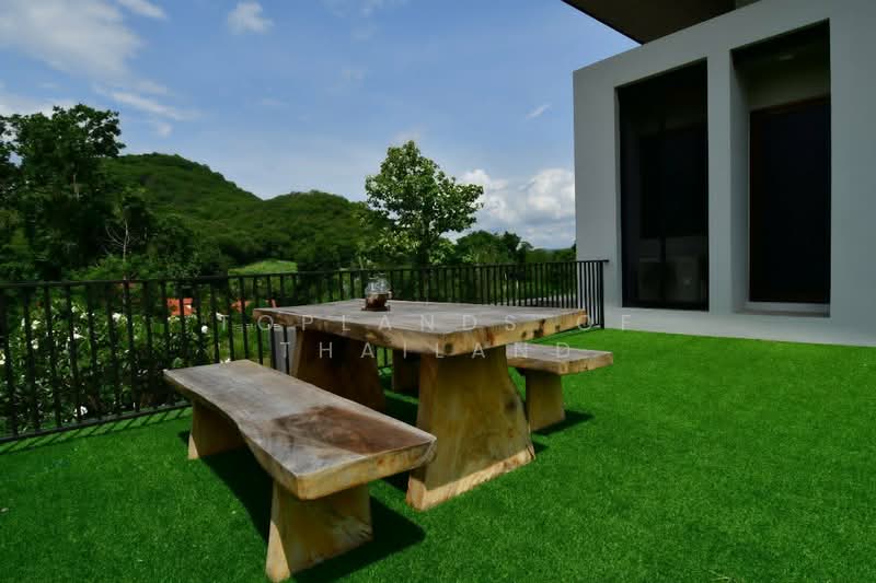 ขาย บ้านเขาใหญ่ สไตล์ Modern (วิวเขา 180 องศา) เนื้อที่ 204 ตร.วา 4 ห้องนอน 6 ห้องน้ำ มีสระว่ายน้ำ, นครราชสีมา, เขาใหญ่, หนองน้ำแดง, ปากช่อง, นครราชสีมา, 400 ตร.ม., วิลล่า ขาย, โดย TopLands of Thailand, 500329958 - DDproperty.com